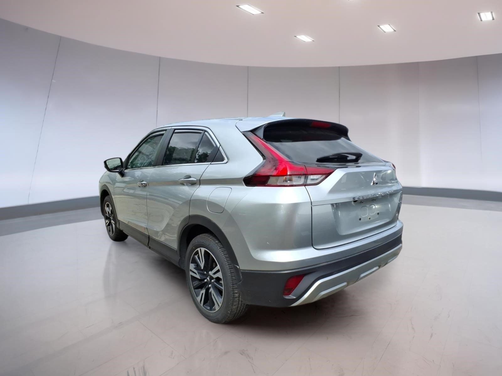 Used 2025 Mitsubishi Eclipse Cross SE AWD/4WD image 3