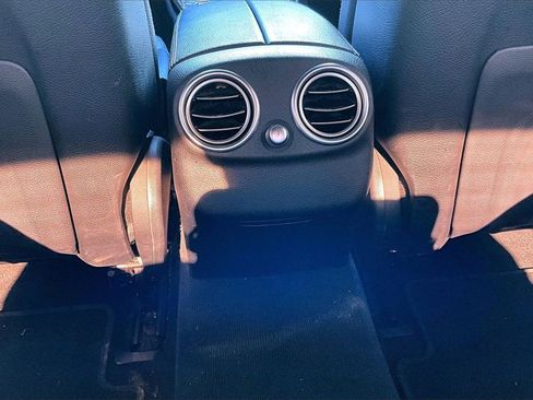 Used 2019 Mercedes-Benz C 300 Sedan image 34