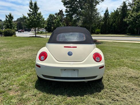 Used 2008 Volkswagen Beetle S FWD image 9