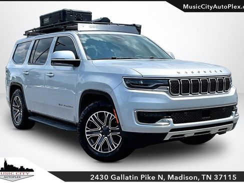 Used 2022 Jeep Wagoneer Series III w/ Flexible Seating Group RWD image 1