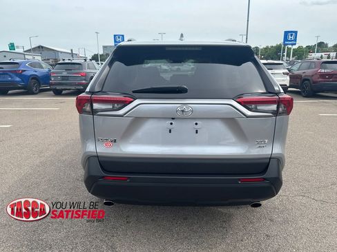 Used 2025 Toyota RAV4 XLE AWD/4WD image 6