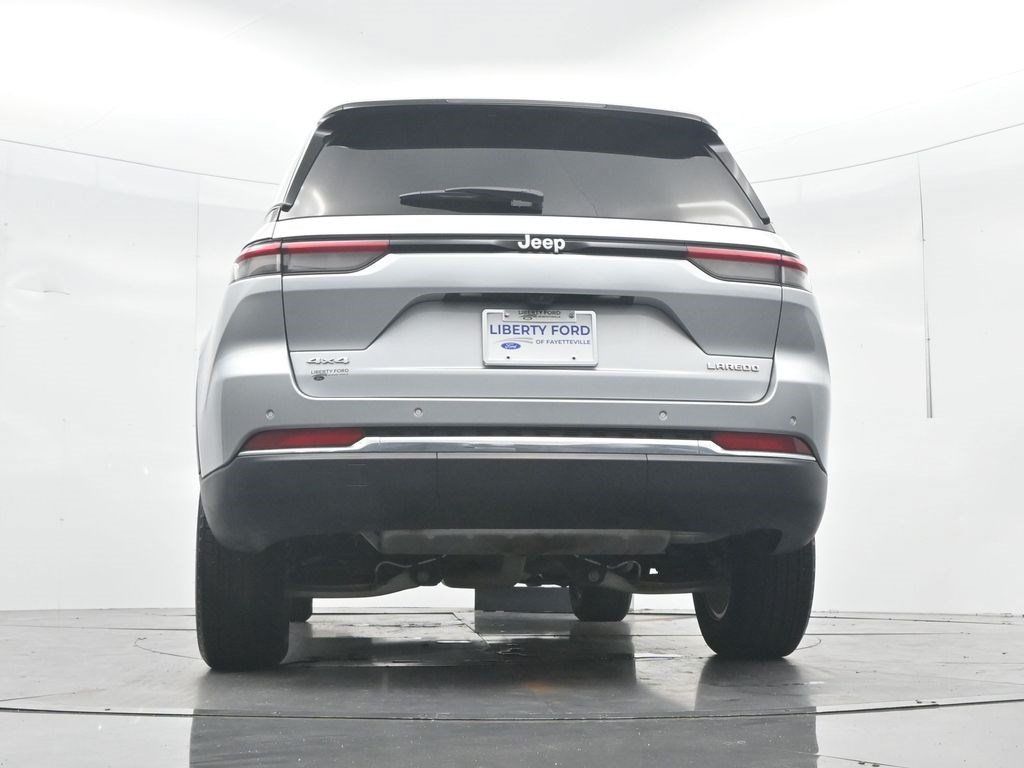 Used 2025 Jeep Grand Cherokee Laredo X AWD/4WD image 39