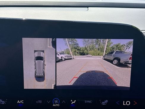 Used 2025 Chevrolet Tahoe LT RWD image 25