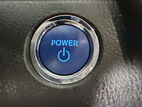 Used 2022 Toyota Camry XLE image 21