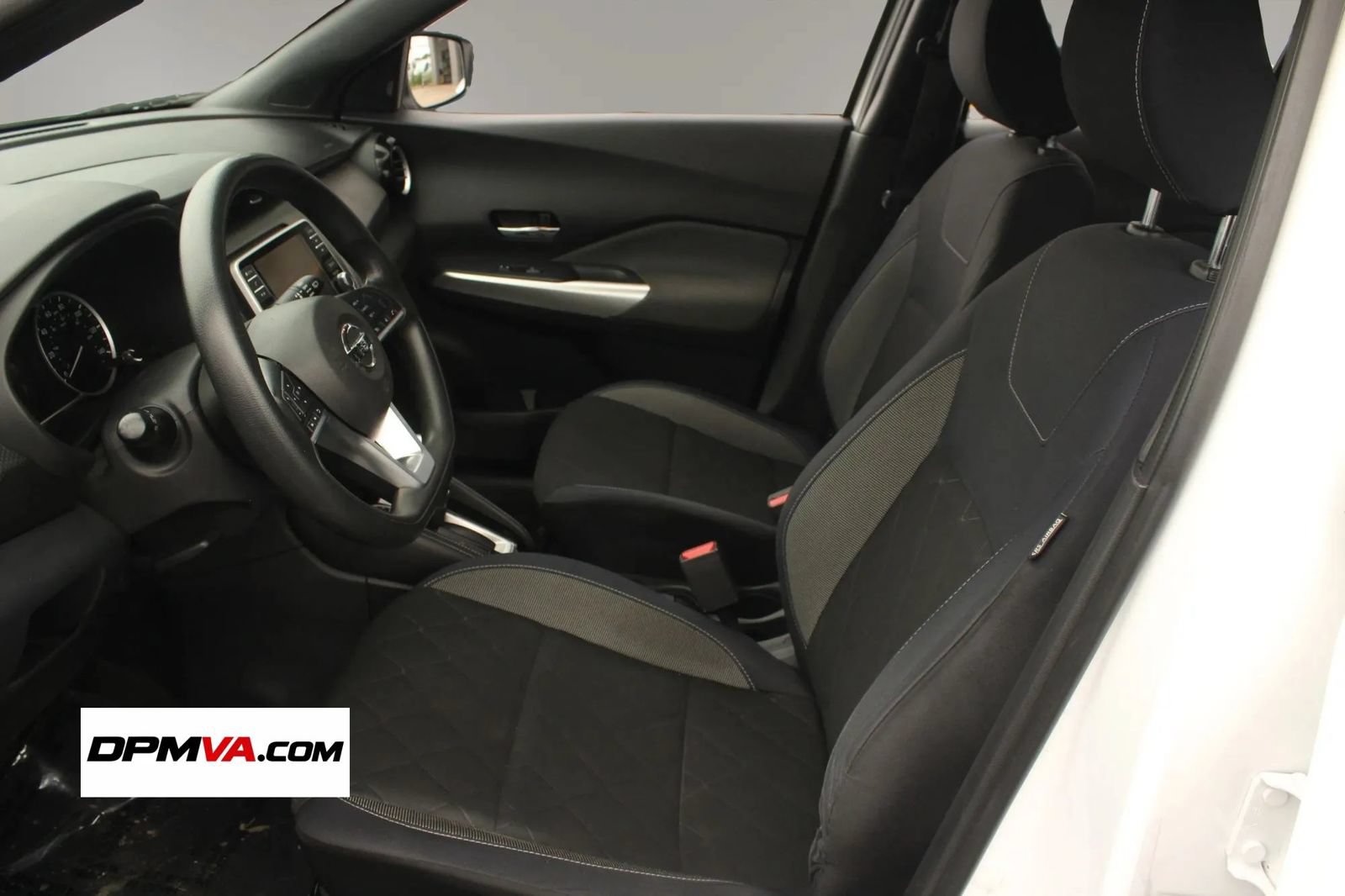 Used 2018 Nissan Kicks SV FWD image 14