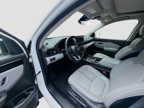 Used 2025 Honda Pilot Touring image 7