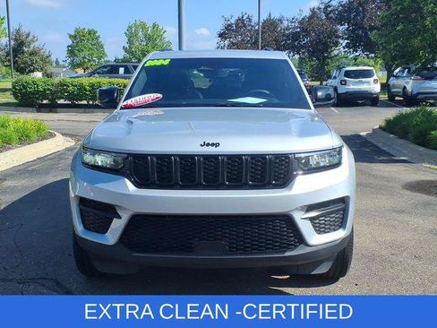 Certified 2024 Jeep Grand Cherokee Altitude AWD/4WD image 2