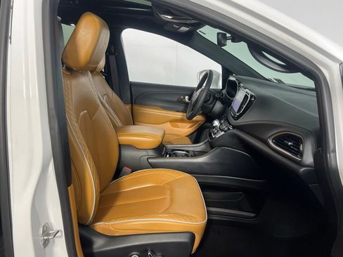 Used 2022 Chrysler Pacifica Pinnacle image 38