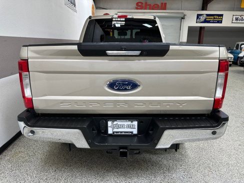 Used 2017 Ford F250 Lariat w/ Chrome Package image 43