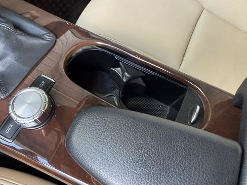Used 2014 Mercedes-Benz SLK 250 image 26