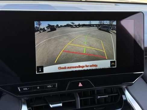 Certified 2024 Toyota Venza Nightshade image 17