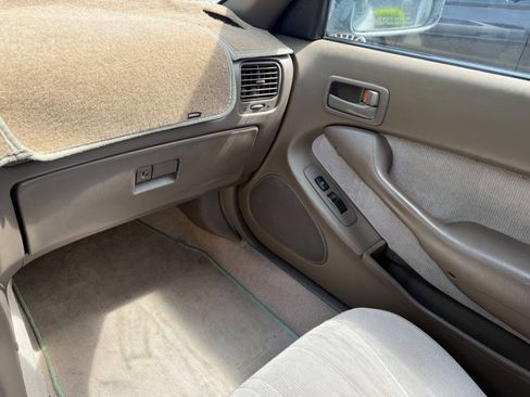 Used 1996 Toyota Camry LE FWD image 14