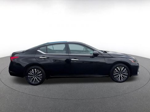Used 2025 Nissan Altima 2.5 SV image 15