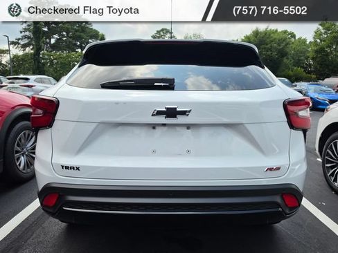 Used 2025 Chevrolet Trax RS w/ Driver Confidence Package FWD image 5