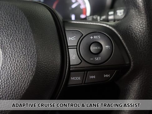 Used 2024 Toyota RAV4 XLE w/ Convenience Package image 4