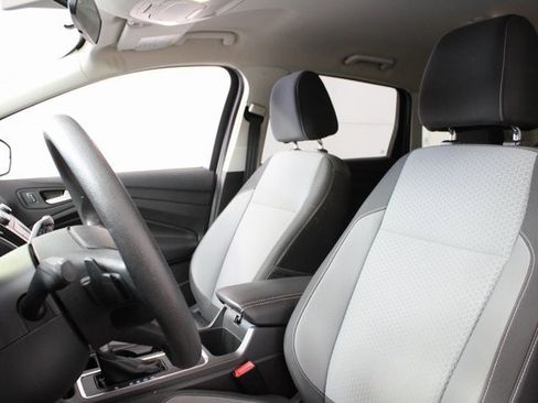 Used 2017 Ford Escape SE image 11