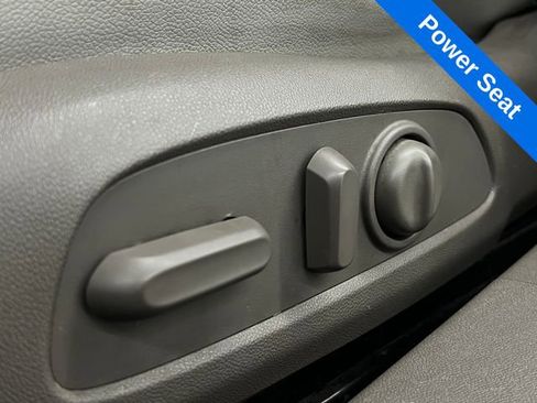 Used 2017 Chevrolet Malibu Premier w/ Premier Sun and Wheel Package image 17