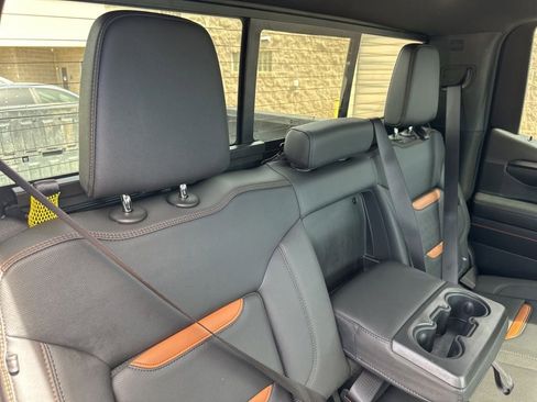 Used 2024 GMC Sierra 1500 AT4 w/ Technology Package AWD/4WD image 23