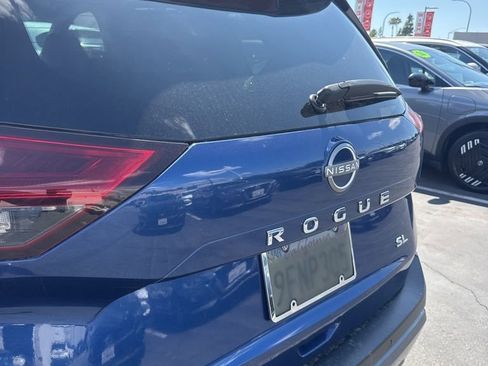 Used 2023 Nissan Rogue SL w/ SL Premium Package image 4