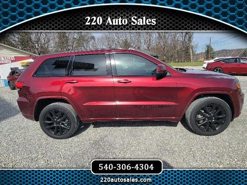 Used 2022 Jeep Grand Cherokee Laredo X image 1