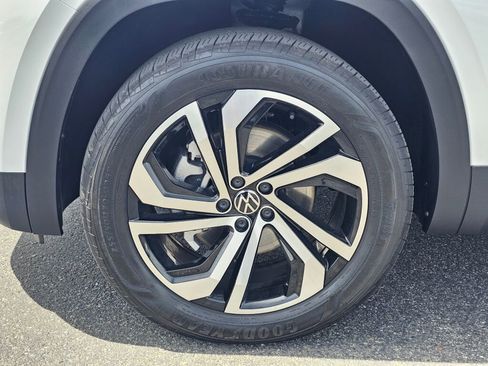 Certified 2023 Volkswagen Atlas Cross Sport SEL AWD/4WD image 8