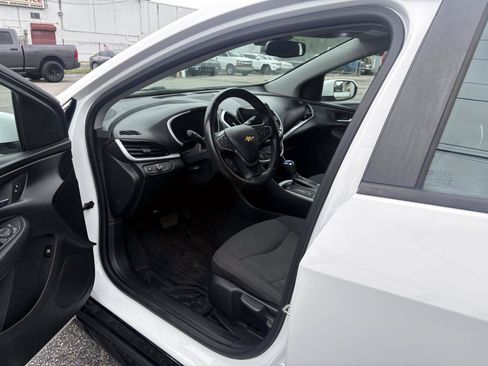 Used 2017 Chevrolet Volt LT w/ Comfort Package FWD image 12