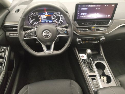 Used 2023 Nissan Altima 2.5 SV w/ SV Premium Package FWD image 22