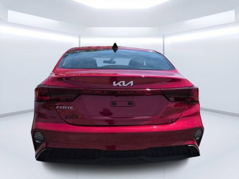 Used 2024 Kia Forte LXS FWD image 4