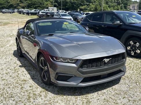 Used 2025 Ford Mustang Premium RWD image 3