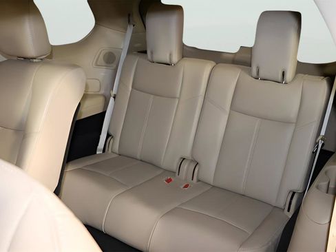 Used 2020 Nissan Pathfinder Platinum image 25