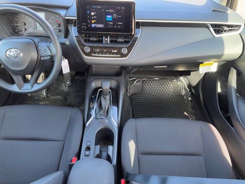 Used 2025 Toyota Corolla LE image 14
