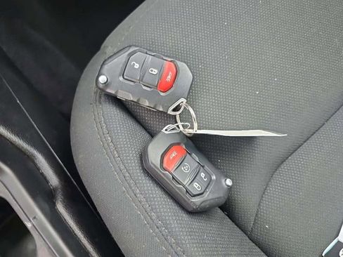 Used 2021 Jeep Wrangler Sport S image 18