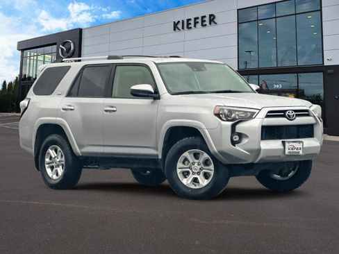 Used 2024 Toyota 4Runner SR5 image 2