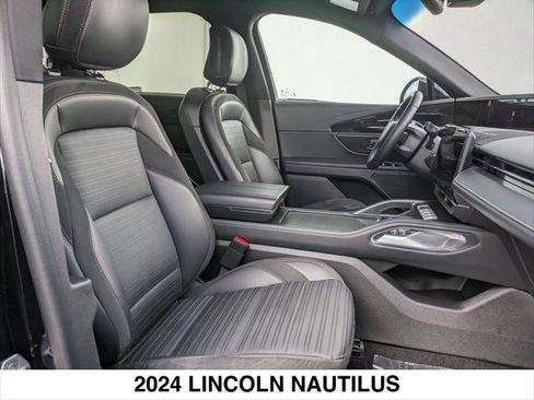 Used 2024 Lincoln Nautilus Reserve w/ Jet Appearance Package (87T) image 27
