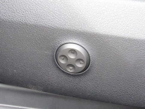 New 2025 Mercedes-Benz GLC 300 4MATIC image 12