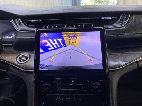 Used 2025 Jeep Grand Cherokee L Limited w/ Black Appearance Package image 46