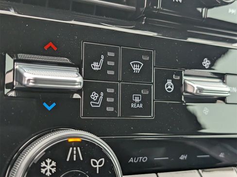 New 2026 Nissan Armada Platinum image 12