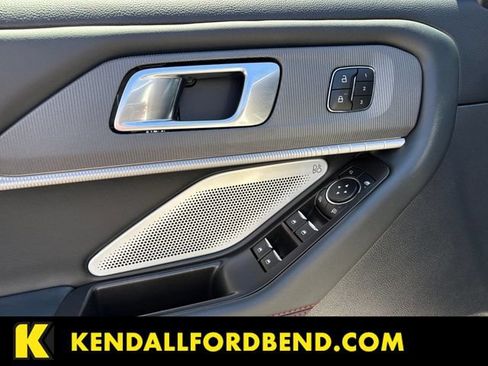 Certified 2025 Ford Explorer ST AWD/4WD image 19