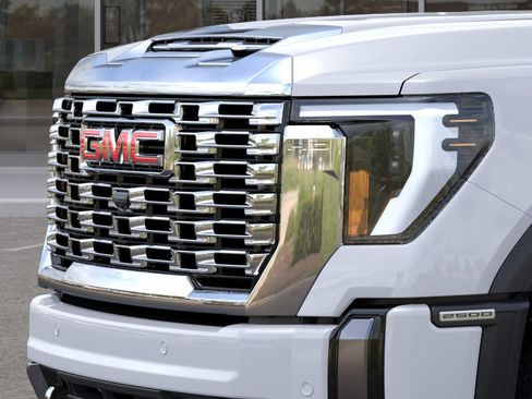 New 2026 GMC Sierra 2500 Denali w/ Denali Reserve Package AWD/4WD image 37