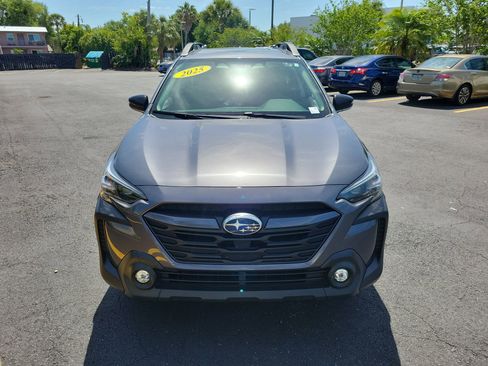Used 2025 Subaru Outback Premium AWD/4WD image 4