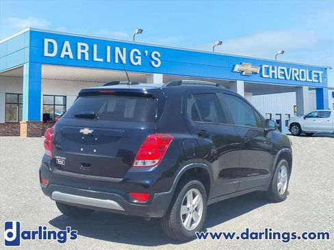 Used 2022 Chevrolet Trax LT w/ Premium Seat Package AWD/4WD image 5