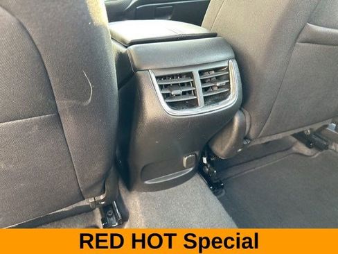 Used 2024 Chevrolet Malibu LT image 38