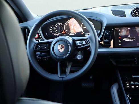 Certified 2026 Porsche Cayenne E-Hybrid Coupe AWD/4WD image 15