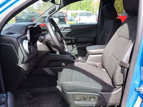 Used 2023 Chevrolet Colorado LT w/ LT Convenience Package II AWD/4WD image 4