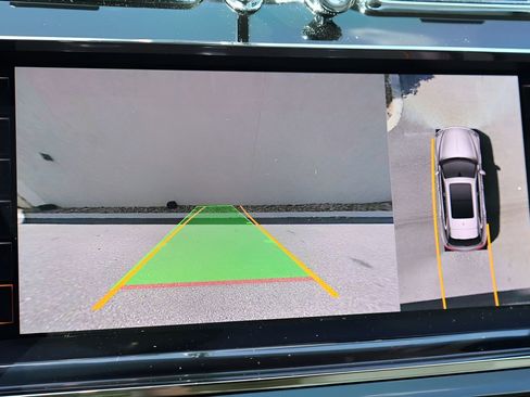 Used 2022 Bentley Bentayga image 18