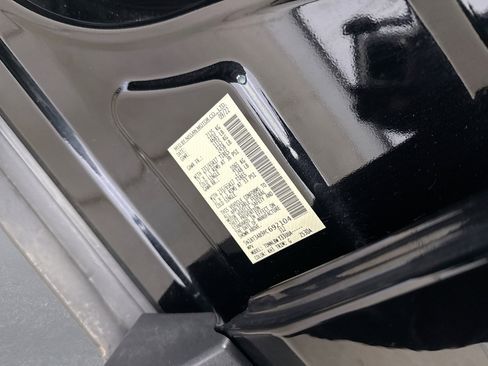 Used 2023 Nissan Rogue S image 19