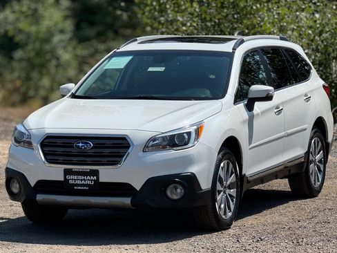 Used 2017 Subaru Outback 2.5i Touring w/ Popular Package #5A AWD/4WD image 3