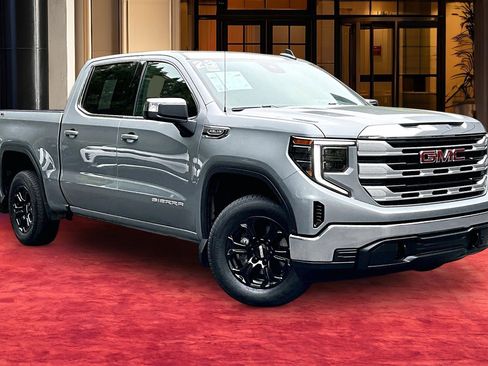 Used 2023 GMC Sierra 1500 SLE image 11