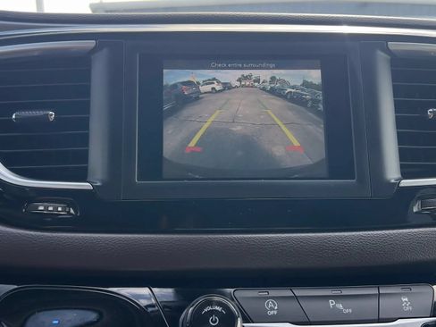Used 2019 Chrysler Pacifica Touring Plus FWD image 27
