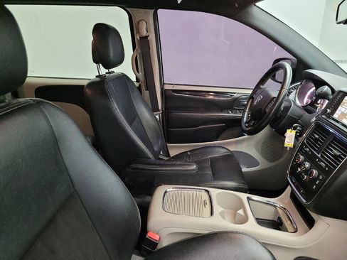 Used 2017 Dodge Grand Caravan SXT FWD image 21